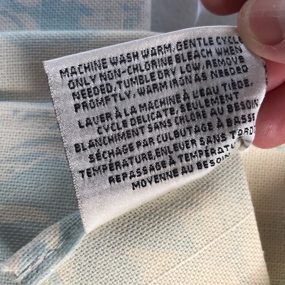 Williams Sonoma 2 damask bunny kitchen towels - Picture 6 of 7